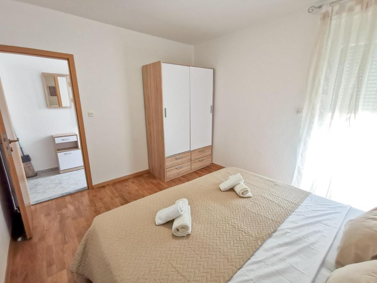 A4 Apartmani Kevic Kaštela Exterior foto