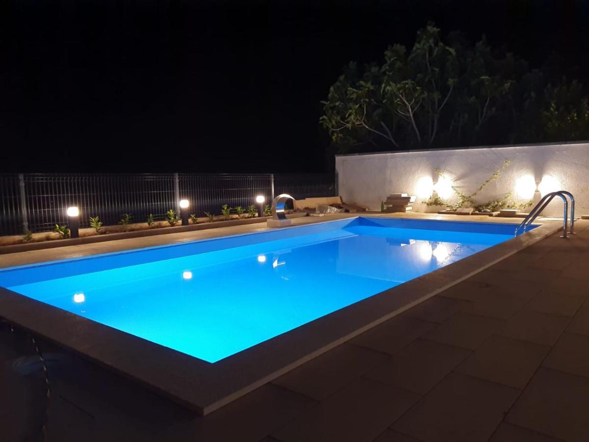 A4 Apartmani Kevic Kaštela Exterior foto
